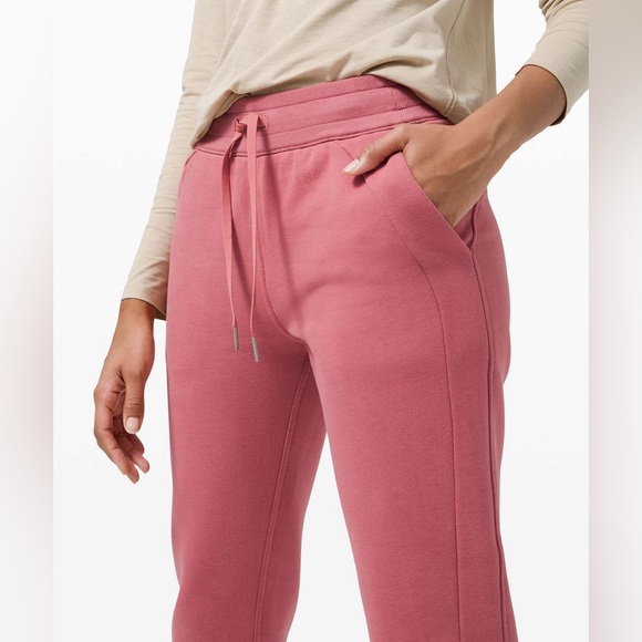 NEW / Lululemon Scuba High-Rise Jogger - Picture 6 of 10